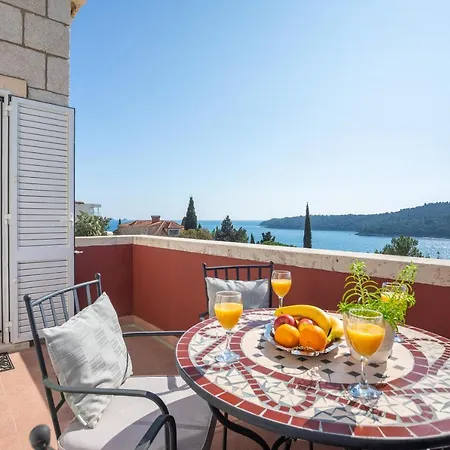 Seaview Ploce Apartment